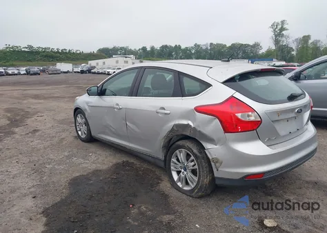 2012 Ford Focus Sel z USA, uszkodzony, nr VIN 1FAHP3M27CL405213